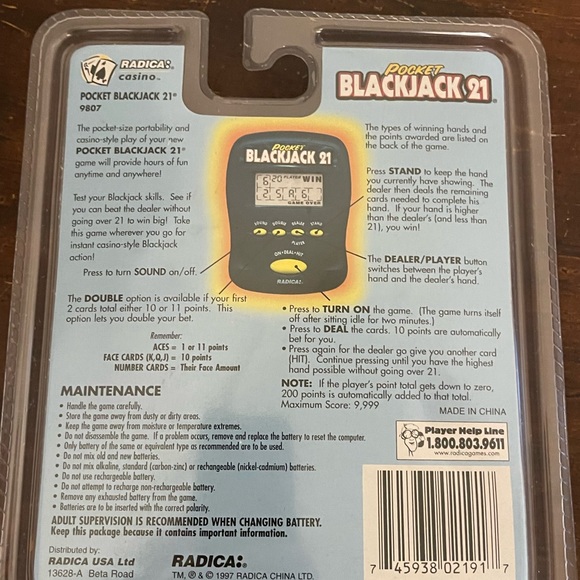 Radica Blackjack 21 Casino Pocket Electronic Handheld Game in Original Packaging - Picture 8 of 11
